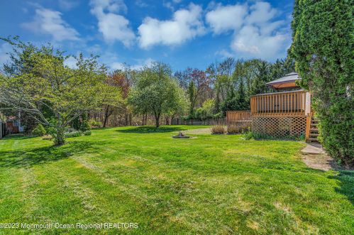 1013 Woodlane Rd, Jackson Twp NJ  08527-1555 exterior