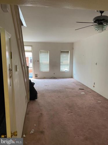 347 Emily St, Philadelphia, PA 19148-2623