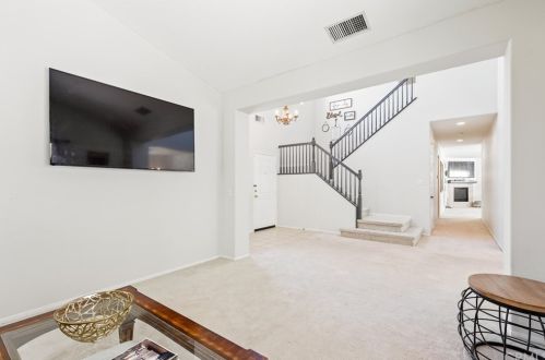 12607 Orangeblossom Ln, Riverside CA  92503-7059 exterior