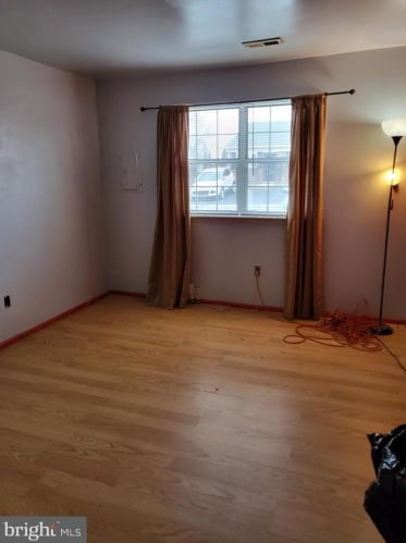 705 Green Tree Ln, Bear DE  19701-1075 exterior