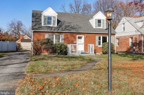 4506 Clarendon St, Harrisburg, PA 17109-4430