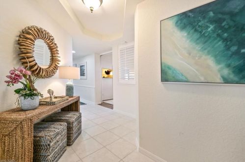 4475 Dover Ct, Naples, FL 34105-6644