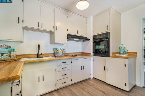 17349 Via Alamitos, San Lorenzo CA  94580-3503 exterior