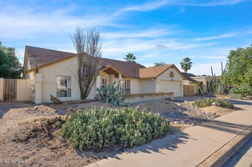 4931 Hobart St, Mesa, AZ 85205-4237
