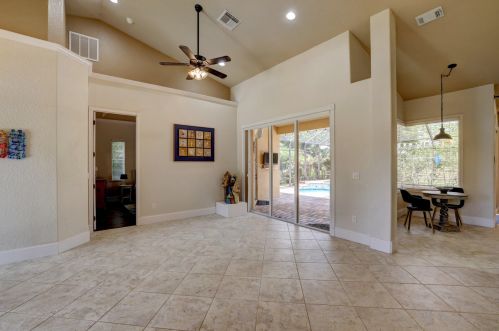 5892 Dowse St, Fort Pierce, FL 34986-3922