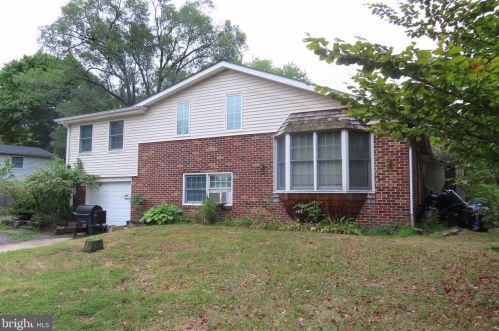 26 Elbow Ln, Lansdale, PA 19446-3232