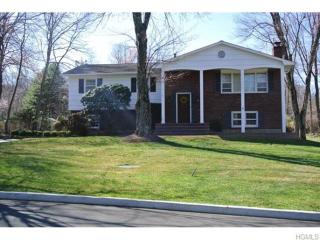 6 Pine Knoll Ct, Chestnut Ridge NY  10952-5224 exterior