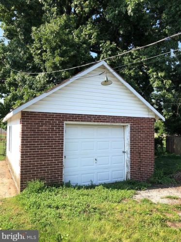 926 Thornton Rd, Boothwyn PA  19061-3127 exterior