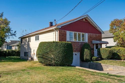 87 Central Ave, New Hyde Park NY  11040-4134 exterior