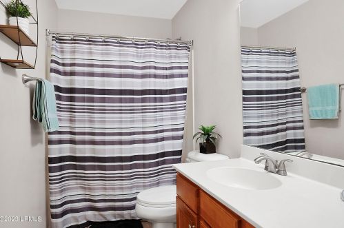 72 Shadow Moss Dr, Beaufort SC  29906-6005 exterior