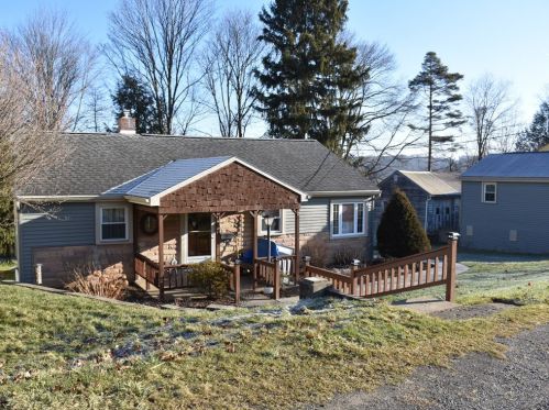 787 Alden St, Meadville, PA 16335-2353