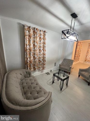 1208 Walnut St, Harrisburg PA  17103-2237 exterior