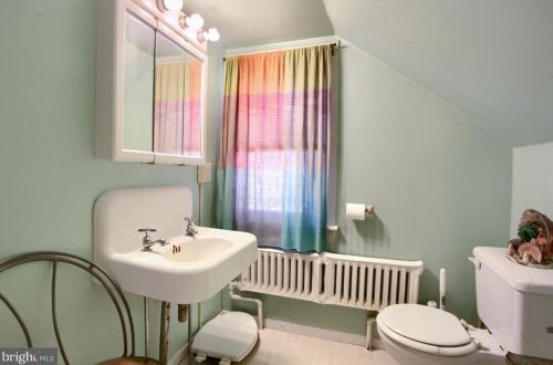 256 Walton St, Lemoyne PA  17043-2024 exterior