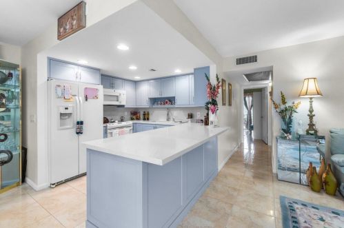 249 Wellington H, West Palm Beach, FL 33417-2572