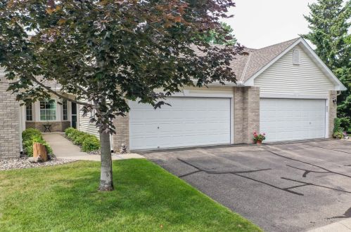 7292 Bordner Dr, South Saint Paul, MN 55076-2332