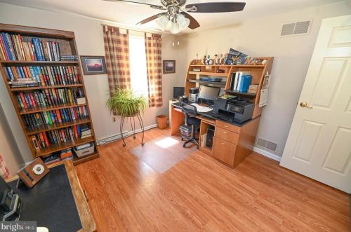17 Briarwood Rd, Shrewsbury PA  17361-1801 exterior