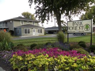 1002 Park Forest Dr, Marion, IN 46952-1717