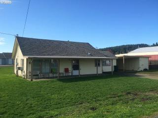 613 Central Ave, Sutherlin, OR 97479-9651