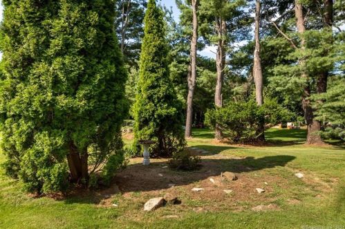 10 Spring Hill Rd, Southington CT  06489-1522 exterior