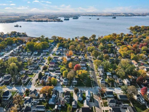 410 Beaver St, Beaver Dam WI  53916-1622 exterior