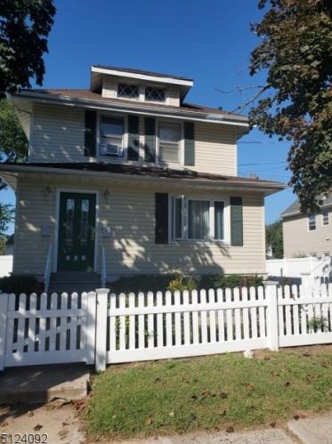 258 Amsterdam Ave, Roselle, NJ 07203-1710