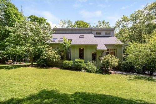 56 Lake George Rd, Brookfield Center, CT 06804-3620