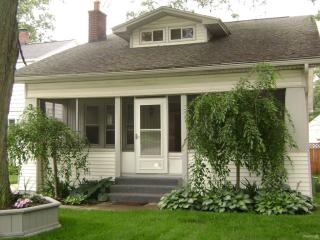 3940 Detroit Ave, Toledo OH  43612-1972 exterior