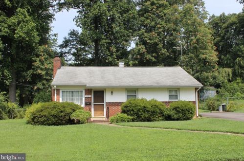 3164 Norfolk Ln, Falls Church, VA 22042-3664