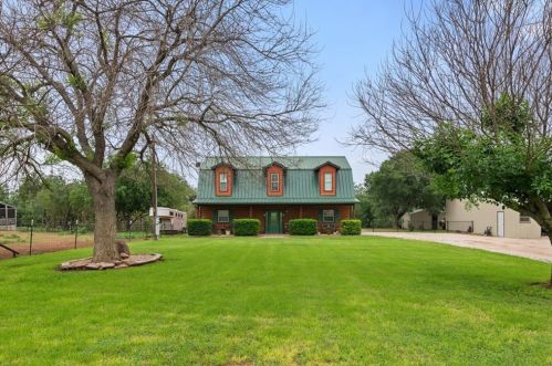 5992 River Oaks Dr, Lakeside Heights, TX 78639-4351