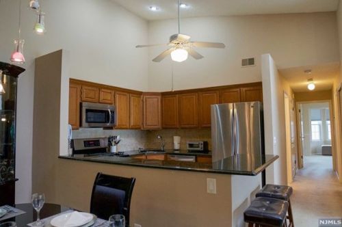 674 Juniper Way, Mahwah NJ  07430-3445 exterior