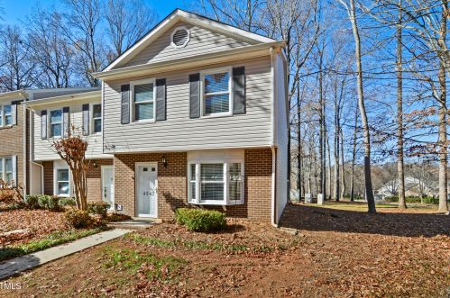 4247 Baylor St, Greensboro, NC 27455-2561