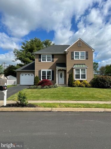401 Stanford Rd, Fairless Hills, PA 19030-4024