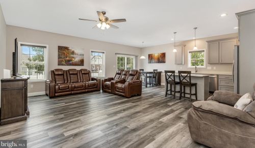 301 Harrisburg Pike, Siddonsburg PA  17019-1328 exterior