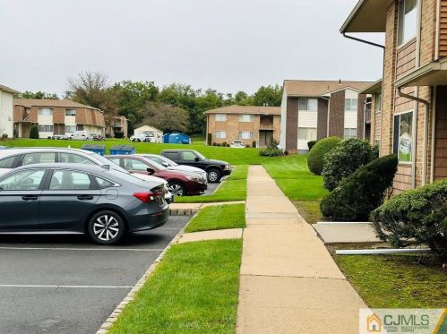 401 Cynthia Ct, Princeton NJ  08540-9551 exterior