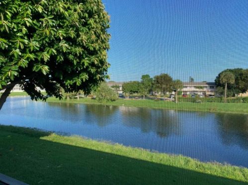 3 Berkshire A, West Palm Beach FL  33417-2151 exterior