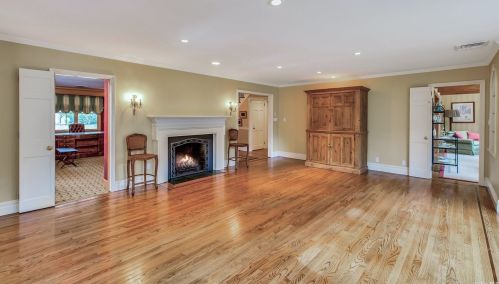 8 Emerson Rd, Muttontown NY  11545-3116 exterior