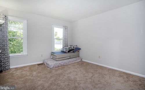 1 Glacier Ct, Bear DE  19701-1779 exterior