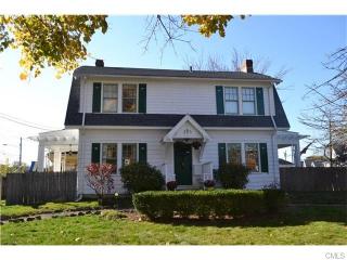 385 Brewster St, Bridgeport, CT 06605-3408