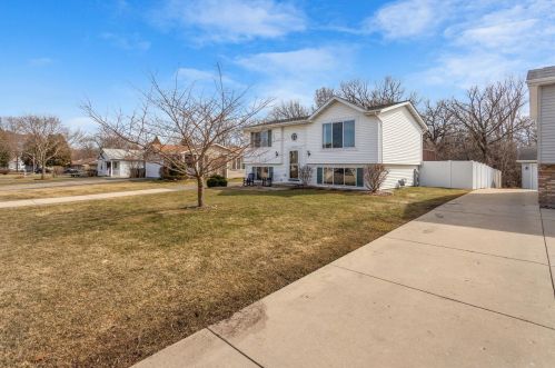 3735 125th St, Kenosha, WI 53158-4207