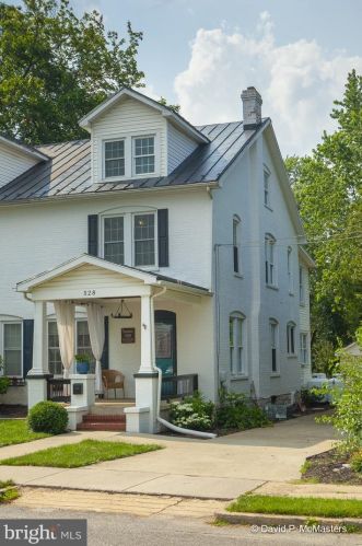 528 Liberty St, Charles Town WV  25414-1830 exterior