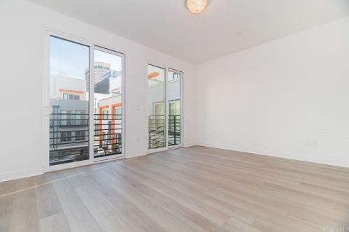 241 Elm Ave, Long Beach CA 90807-3403 exterior