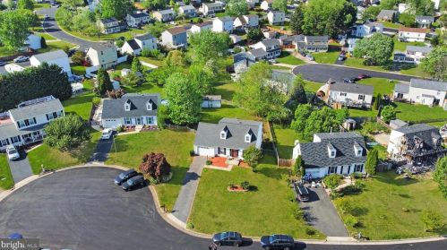 5624 Reardon Ln, Woodbridge VA  22193-3756 exterior