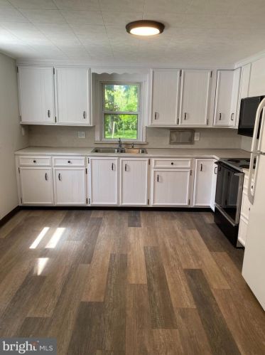 303 Vaughn Rd, Limerick, PA 19468-2646