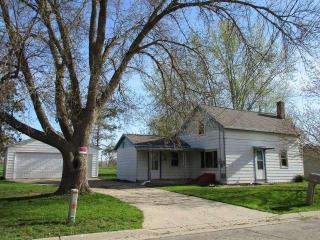 1108 Louisa St, Watertown, WI 53098-1112