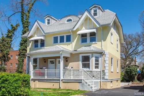 32 Chelsea Pl, East Orange, NJ 07017-1908