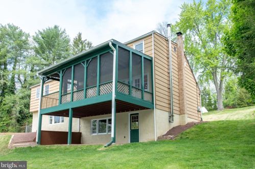 173 Marmic Dr, Southampton PA 18966-1724 exterior