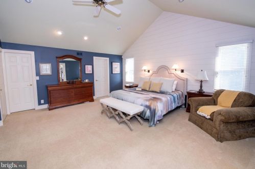 156 Whitney Ln, Southampton PA  18954-1080 exterior