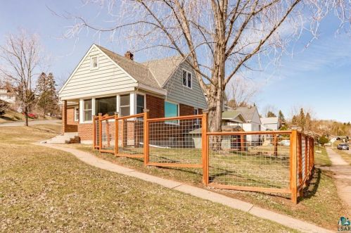 801 Skyline Pkwy, Duluth MN  55805-1149 exterior