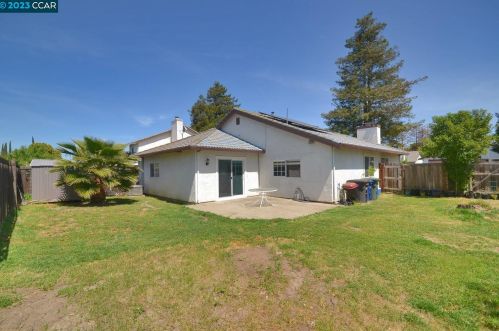 1982 Newport Dr, West Pittsburg CA  exterior