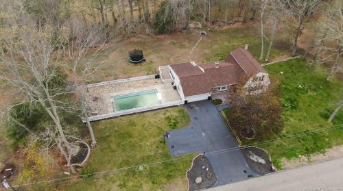 32 Elvira Hts, Putnam CT  06260-2500 exterior